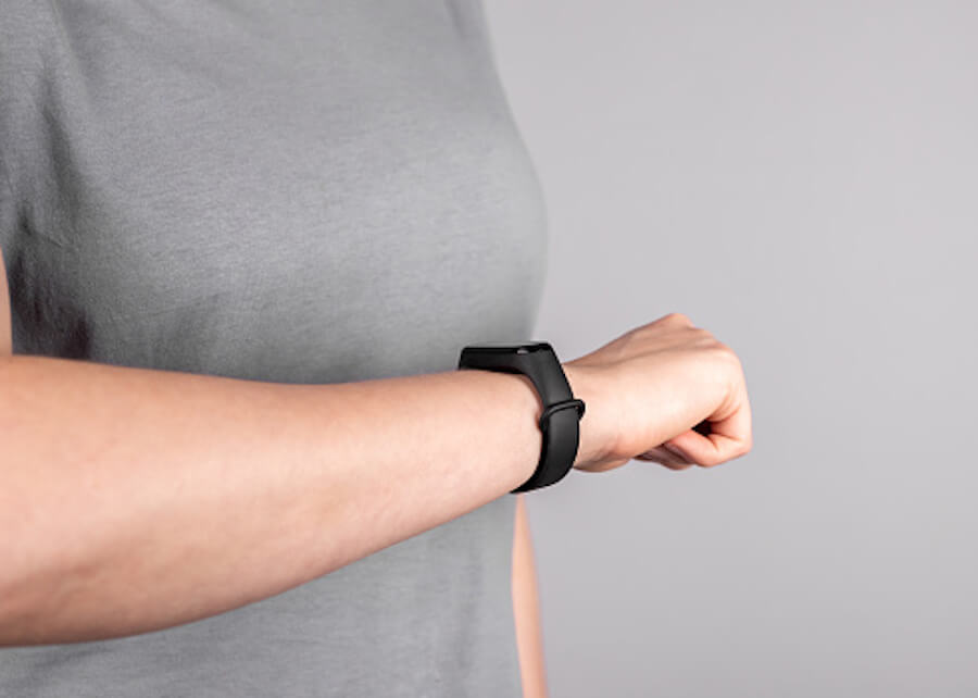 Apple watch vs fitbit fitness online tracking