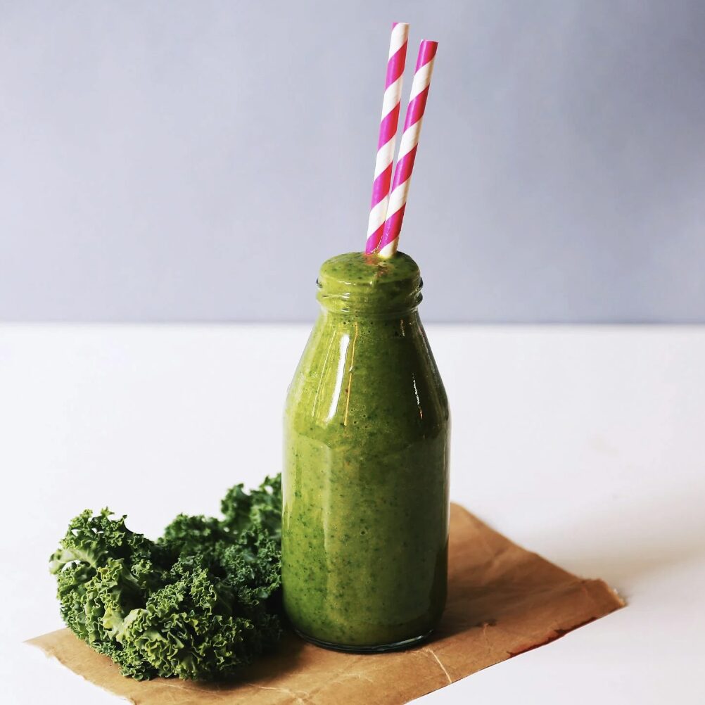 Green Smoothie in a Glass Jar